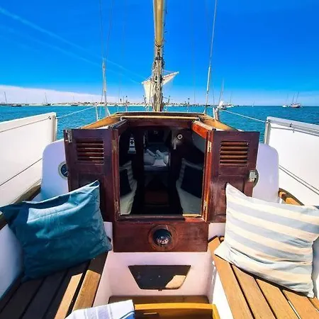 Vega-boat House Πλωτό κατάλυμα