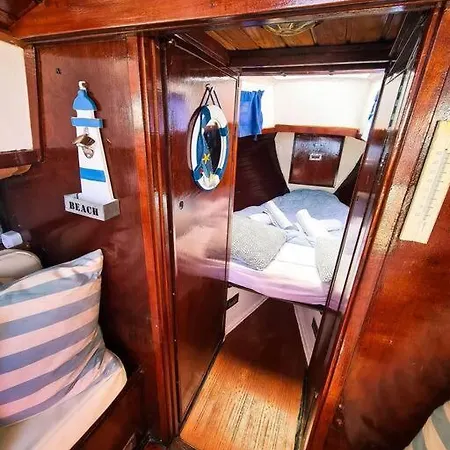 Vega-boat House